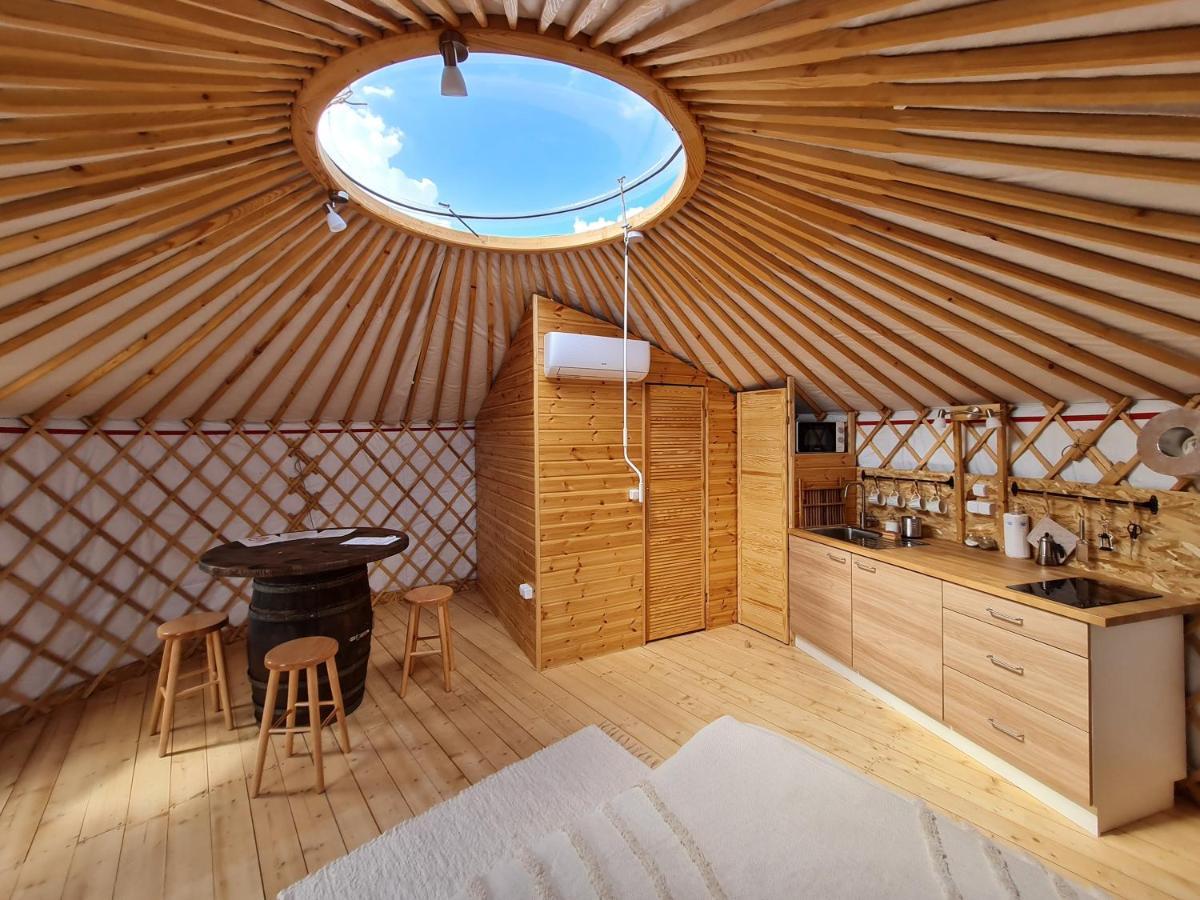 Отель Jurtafarm Rackeve - A Nomad Luxus Экстерьер фото